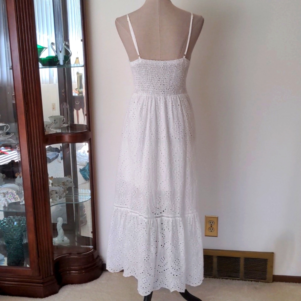 Simplee Dress - Picture 4 of 11